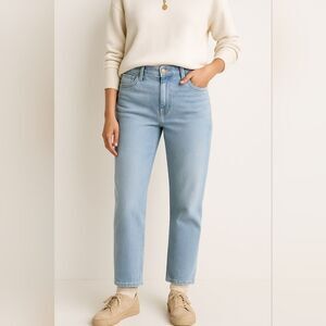 Old Navy Light Wash Mid-Rise Wow Boyfriend Jeans 8 Relaxed Soft Norm 2010s Fashi